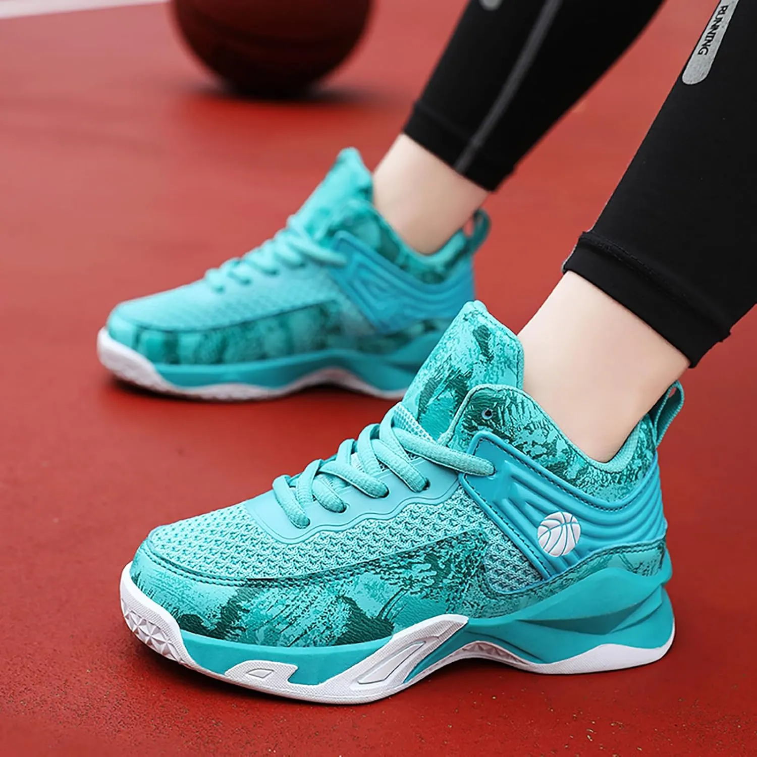 Boys Basketball Shoes Lightweight Breathable Kids Basketball Sneakers Fashion Walking Tennis Shoes for Boys Girls