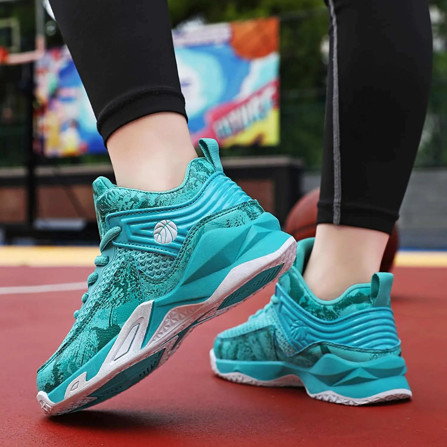 Boys Basketball Shoes Lightweight Breathable Kids Basketball Sneakers Fashion Walking Tennis Shoes for Boys Girls