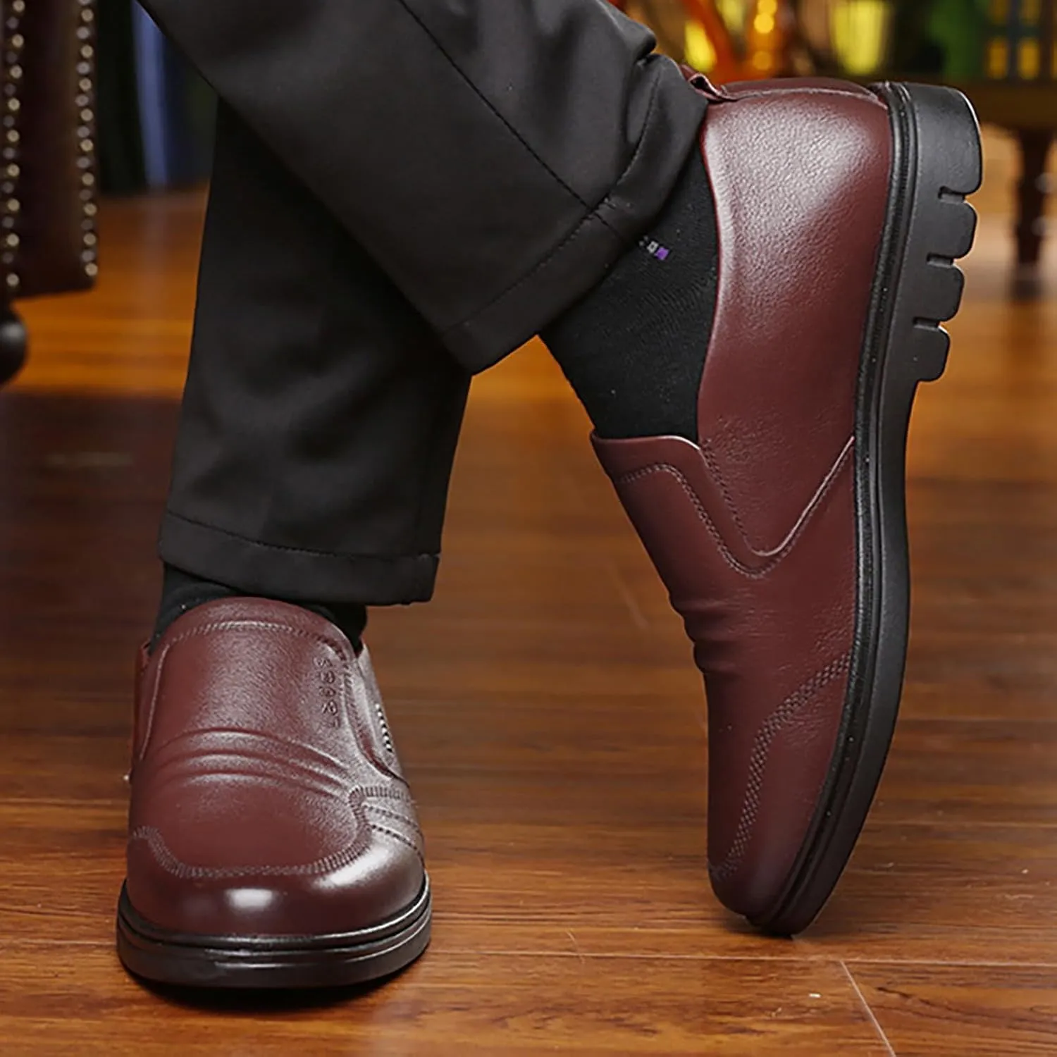 Fashion Sneakers Comfortable Men Leather Shoes Fashionable and Casual New Flat Bottomed Soft Sole Slip On Comfortable