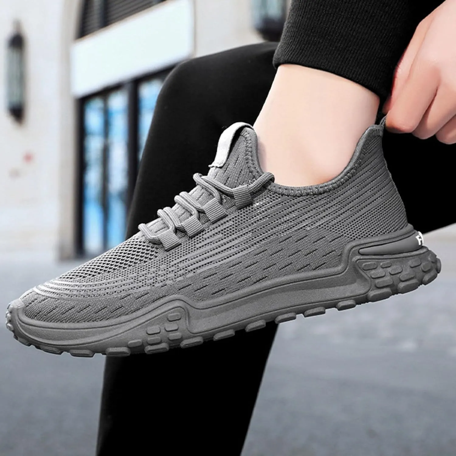 Fashion Sneakers Comfortable Spring and New Fly Weaving Mesh Soft Sole Sports Shoes Men's Shoes Breathable Men's Casual