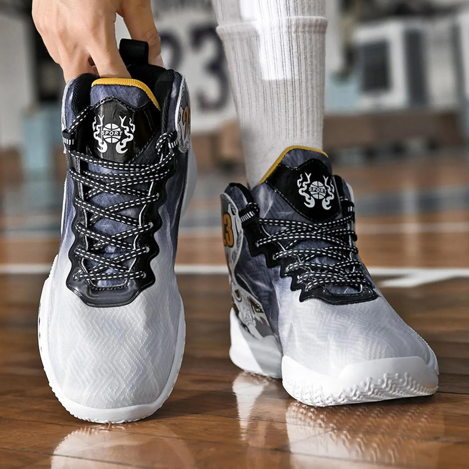 Men's Basketball Shoes Anti-Slip and Wear-Resistant Soles Running Shoes Graffiti Design Fashionable Sports Shoes