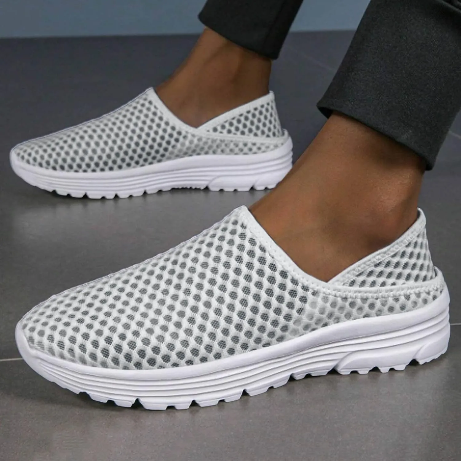 Men's Lightweight Cushion Sneakers Comfortable Lightweight Casual Walking Shoe Outdoor Non Slip Jogging Sneakers