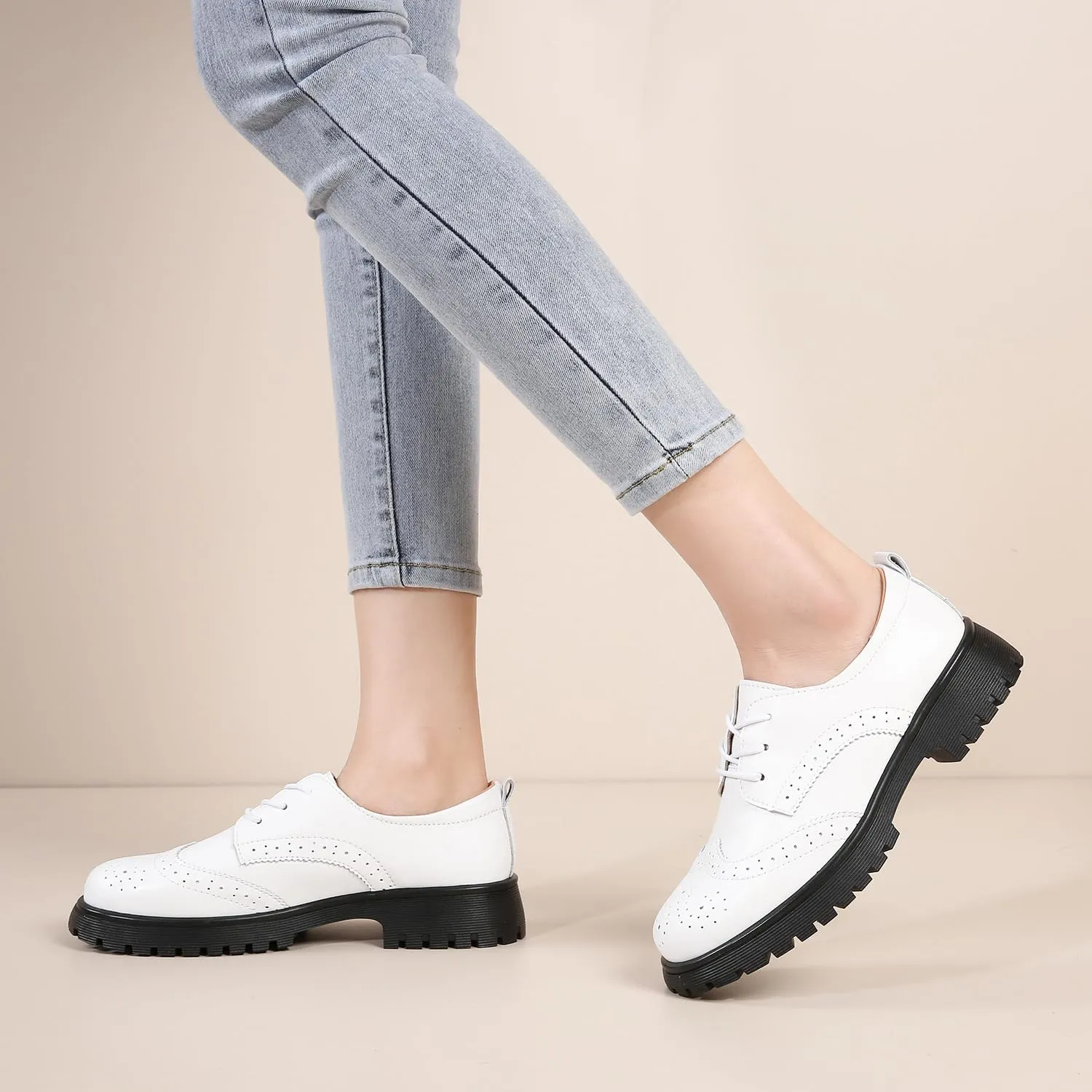 Ruiatoo Dress Shoes for Women Comfort Lace-Up Platform Oxford Shoes Round Toe Oxford Dress Shoe