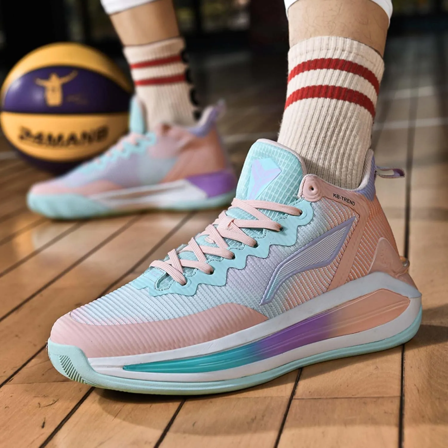 Unisex Basketball Shoes Fashion High Top Sneakers Indoor or Outdoor Training Match Shoes Outdoor Casual Sports Walking Shoes