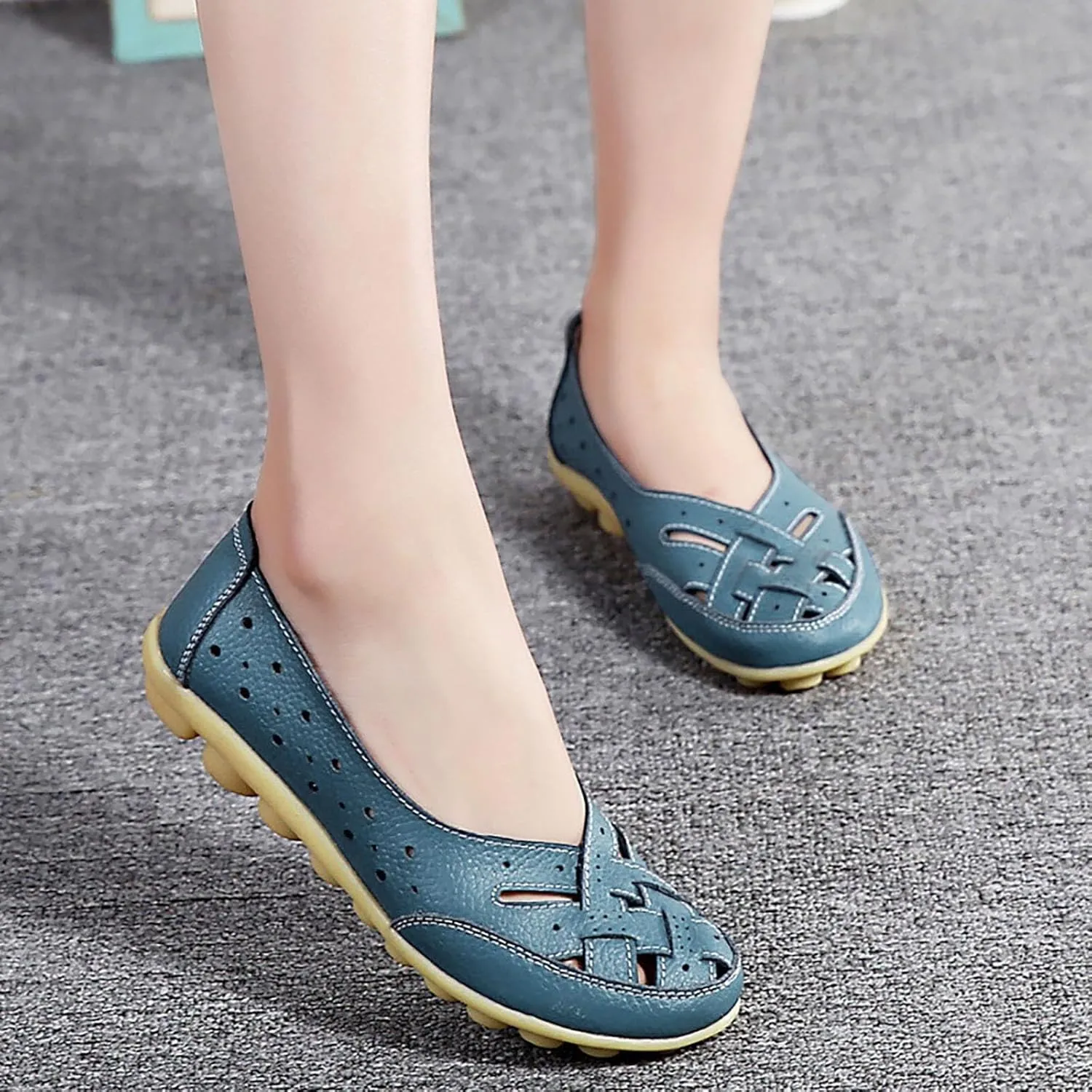 Women's Comfortable Loafers Retro Ladies Moccasins Driving Mocs Comfort Slip-On Fashion Boat Shoes Classic Flats