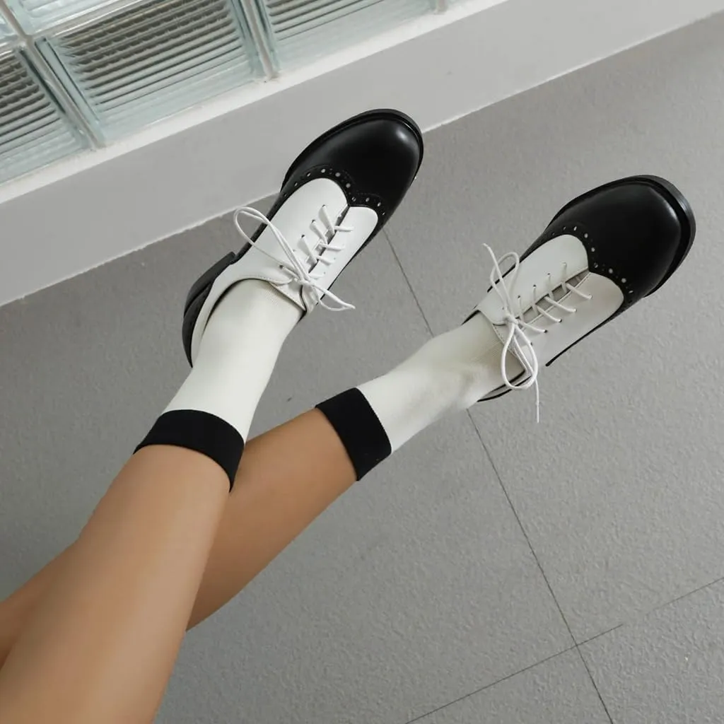 Women's Flat Saddle Oxford Shoes Two Toned Wingtip Perforated Lace Up School Uniform Oxfords Brogues