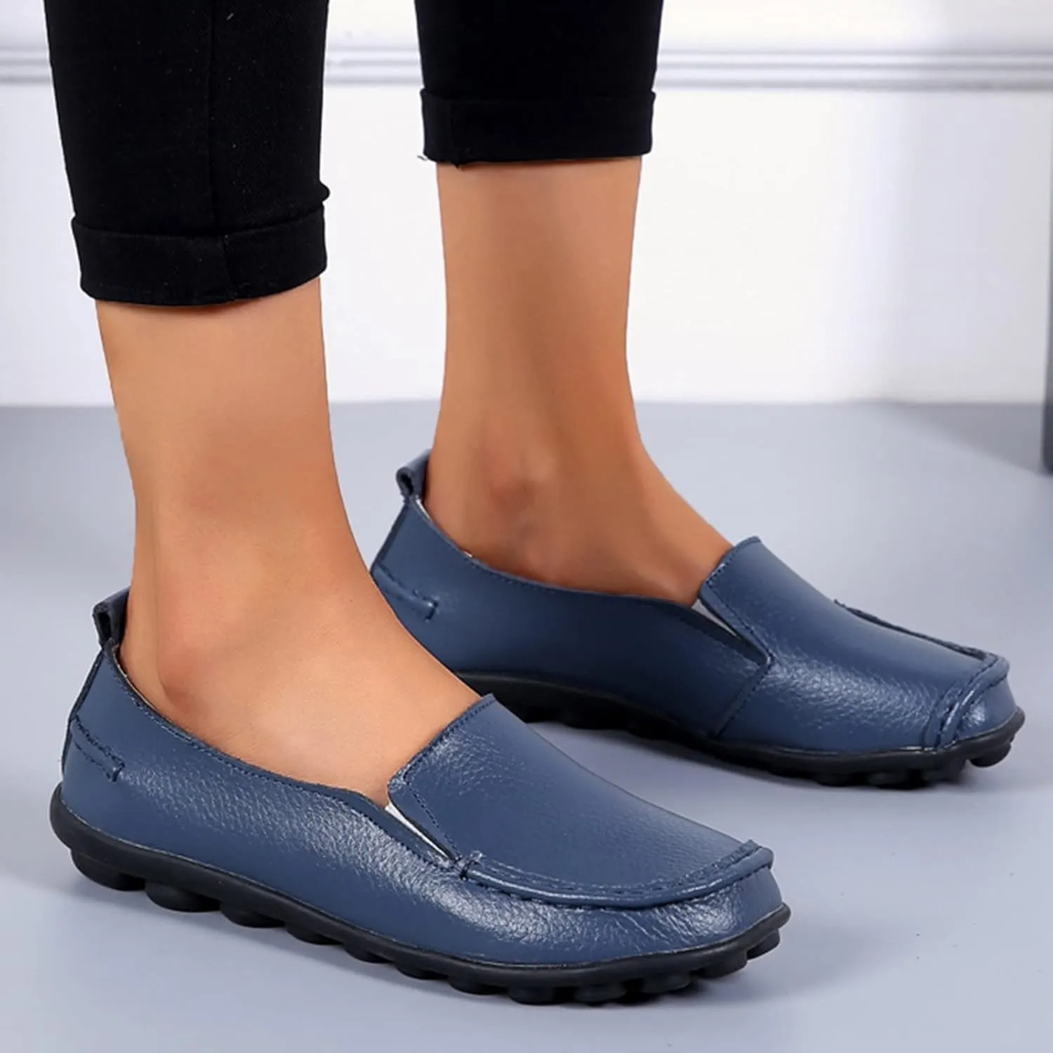 Womens Loafers Leather Penny Loafers Wide Driving Moccasins Classic Flat Shoes Comfort Lightweight Boat Shoes