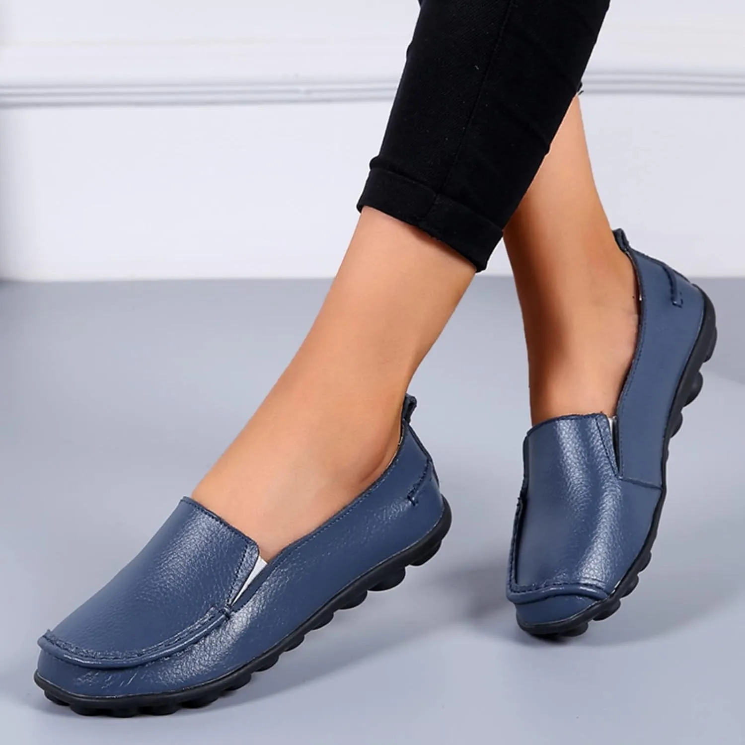 Womens Loafers Leather Penny Loafers Wide Driving Moccasins Classic Flat Shoes Comfort Lightweight Boat Shoes