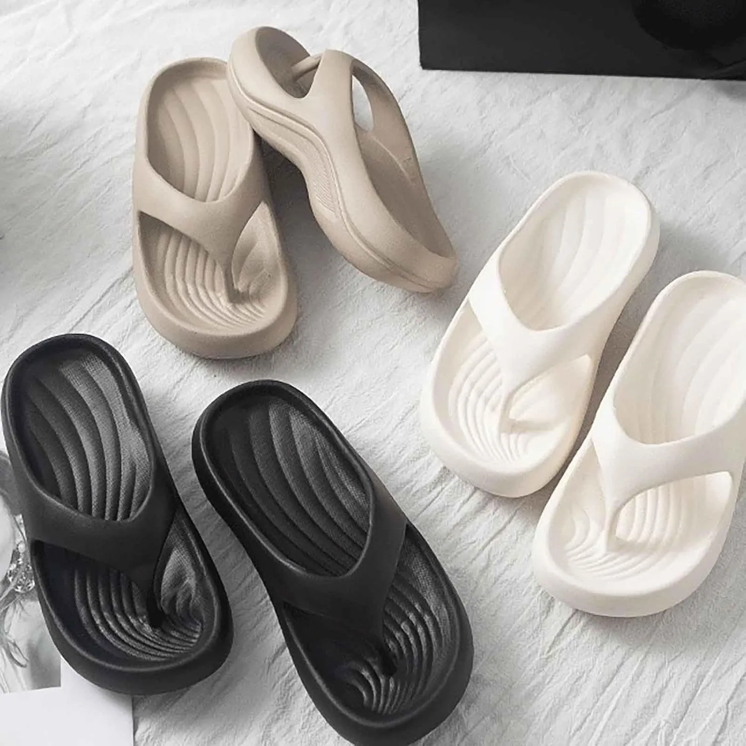 Women's Thong Sandals Summer Comfortable Flat Slippers for Beach Outdoor Casual Wear Thick Sole Pure Color Flip